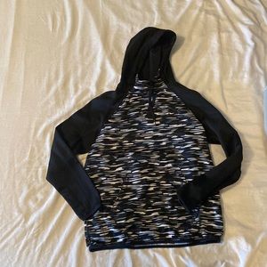 Nike Women’s Therma Fit Sweatshirt, Size medium.